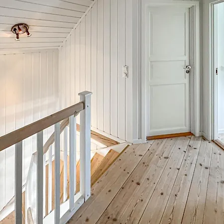 Feriehus Hyggeligt Hus Med 4 Soveværelser I *