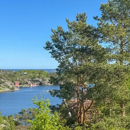 4 Bedroom Cozy In Prázdninový dům *