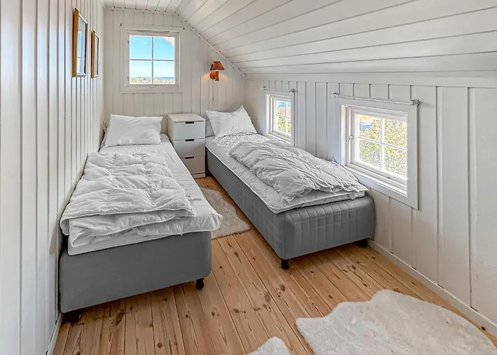 4 Bedroom Cozy In 度假居