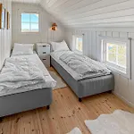 4 Bedroom Cozy In Holiday home